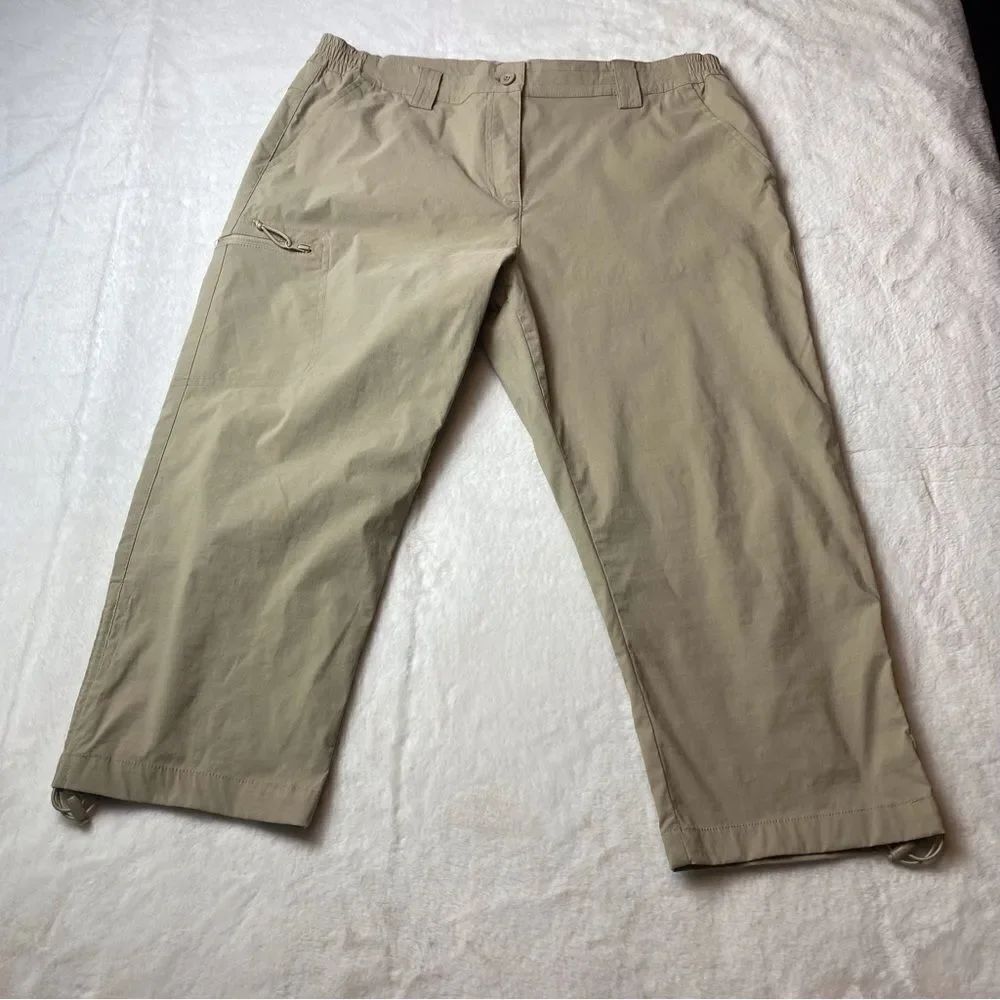 Mountain Warehouse Light Khaki Capris Size 10